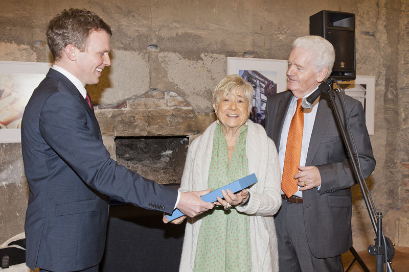 Donough Cahill, Susan Wood